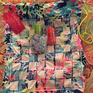 Lilly Pulitzer beach tote with game